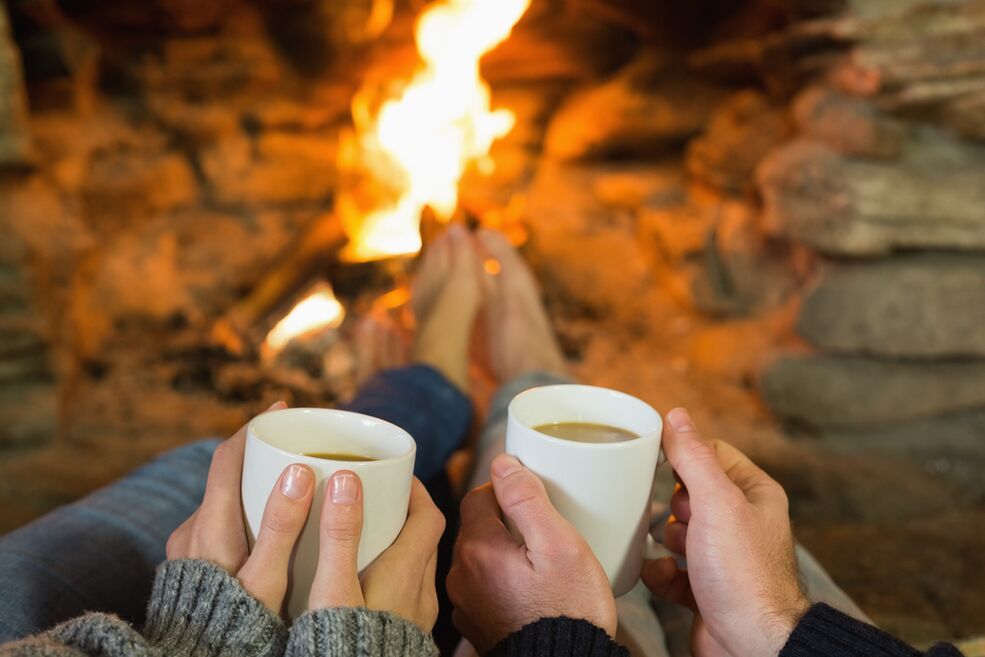 Le couple devant le feu